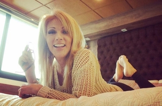 Olivia Collins feet photo 13