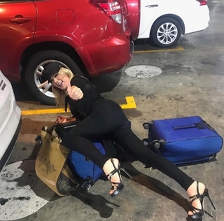 Olivia Collins feet photo 7