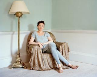 Olivia Colman feet photo thumbnail