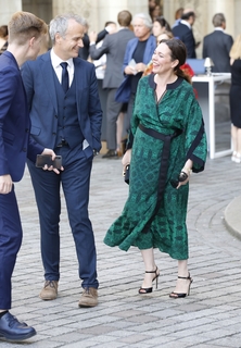 Olivia Colman feet photo thumbnail