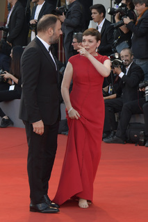 Olivia Colman feet photo thumbnail