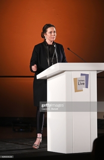 Olivia Colman feet photo thumbnail