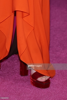 Olivia Colman feet photo thumbnail