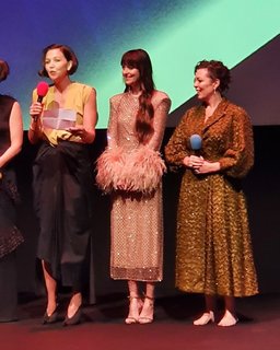 Olivia Colman feet photo thumbnail