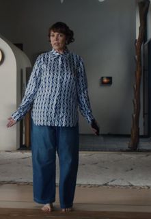 Olivia Colman feet photo thumbnail