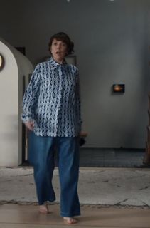 Olivia Colman feet photo thumbnail