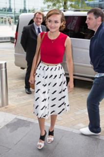 Olivia Cooke feet photo thumbnail