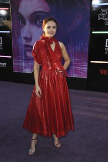Olivia Cooke feet photo thumbnail