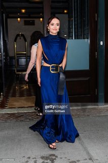 Olivia Cooke feet photo thumbnail