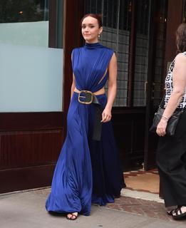 Olivia Cooke feet photo thumbnail