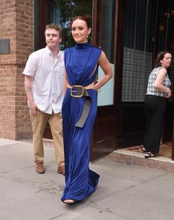 Olivia Cooke feet photo thumbnail