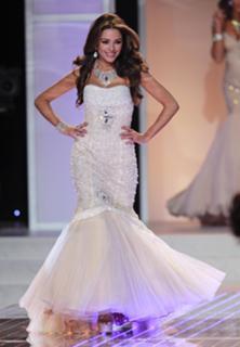Olivia Culpo feet photo thumbnail