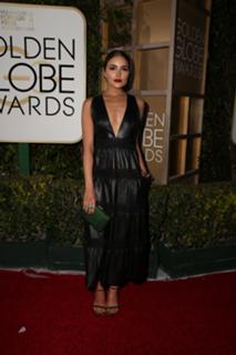 Olivia Culpo feet photo thumbnail