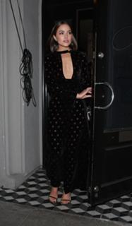 Olivia Culpo feet photo thumbnail