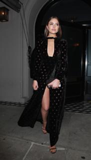 Olivia Culpo feet photo thumbnail