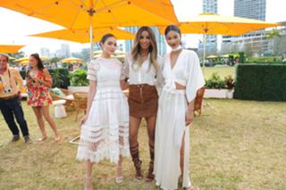Olivia Culpo feet photo thumbnail