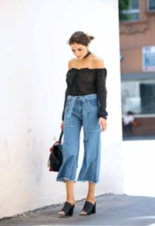 Olivia Culpo feet photo thumbnail
