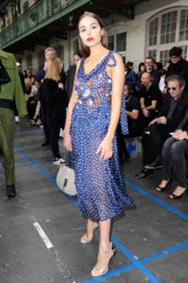 Olivia Culpo feet photo thumbnail