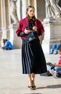 Olivia Culpo feet photo thumbnail