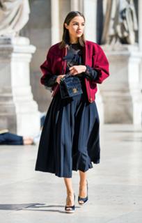 Olivia Culpo feet photo thumbnail