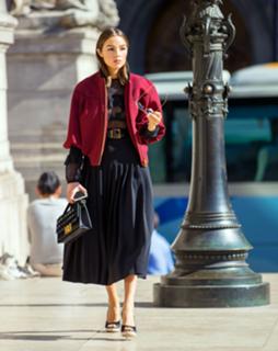 Olivia Culpo feet photo thumbnail