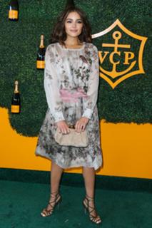 Olivia Culpo feet photo thumbnail