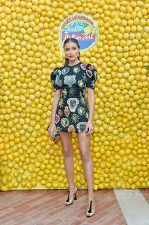 Olivia Culpo feet photo thumbnail