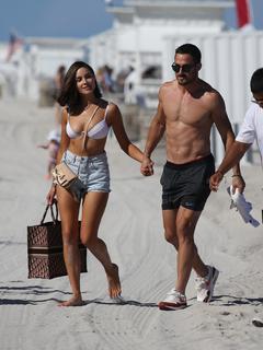 Olivia Culpo feet photo thumbnail