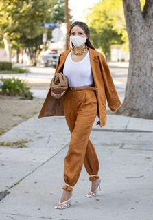 Olivia Culpo feet photo thumbnail