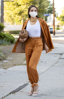 Olivia Culpo feet photo thumbnail