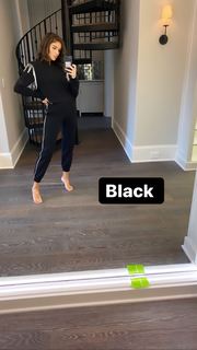 Olivia Culpo feet photo thumbnail