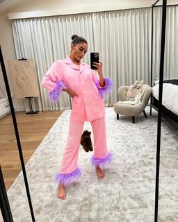 Olivia Culpo feet photo thumbnail