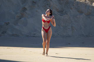 Olivia Culpo feet photo thumbnail
