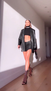 Olivia Culpo feet photo thumbnail