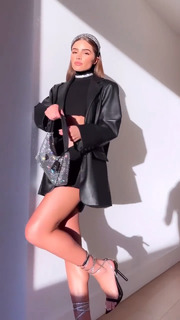 Olivia Culpo feet photo thumbnail
