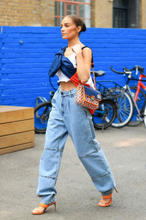 Olivia Culpo feet photo thumbnail