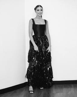 Olivia Culpo feet photo thumbnail