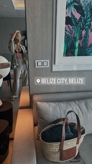 Olivia Culpo feet photo thumbnail