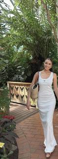 Olivia Culpo feet photo thumbnail