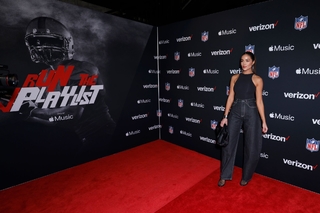 Olivia Culpo feet photo thumbnail