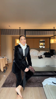 Olivia Culpo feet photo thumbnail