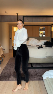 Olivia Culpo feet photo thumbnail