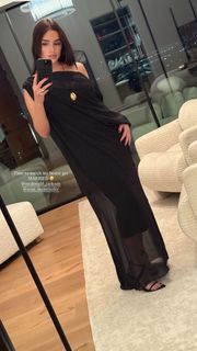 Olivia Culpo feet photo thumbnail