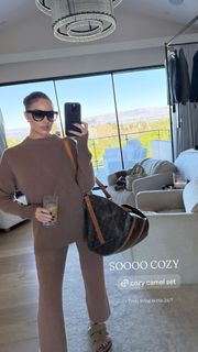 Olivia Culpo feet photo thumbnail