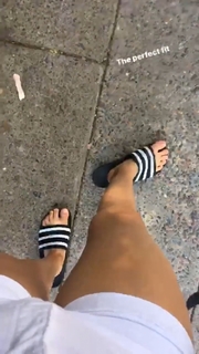 Olivia DeJonge feet photo thumbnail