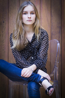 Olivia DeJonge feet photo thumbnail