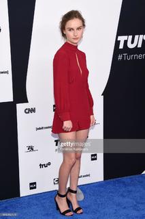 Olivia DeJonge feet photo thumbnail
