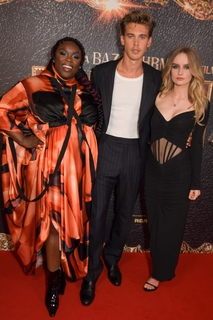 Olivia DeJonge feet photo thumbnail