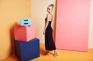 Olivia DeJonge feet photo thumbnail