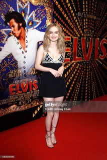 Olivia DeJonge feet photo thumbnail